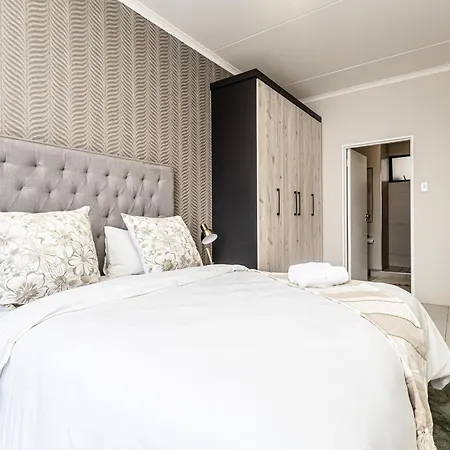 Binbin Home Away From Home Midrand Exterior photo